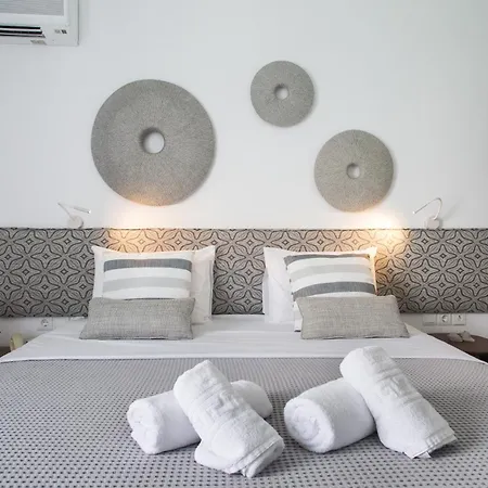 Aurora - & - Spetses Town